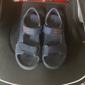 Boys size J3 Crocs Sandals